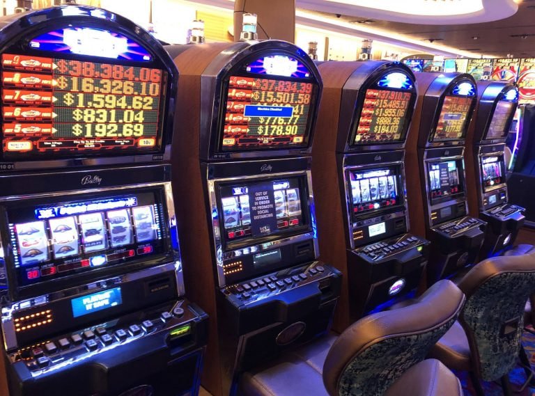 18subindo baccarat betting interface showing player, banker, and tie options with game information